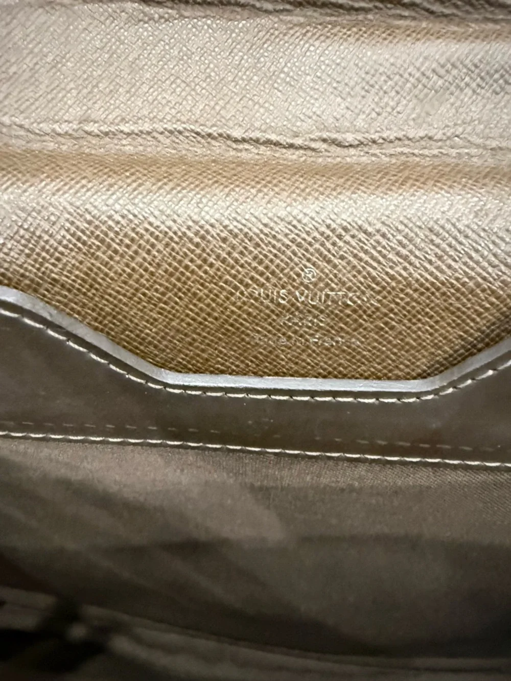 Louis Vuitton Taiga Neo Robusto Briefcase